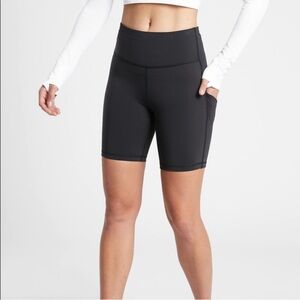 LIKE NEW Athleta Ultimate Stash Pocket 7” Short Black M